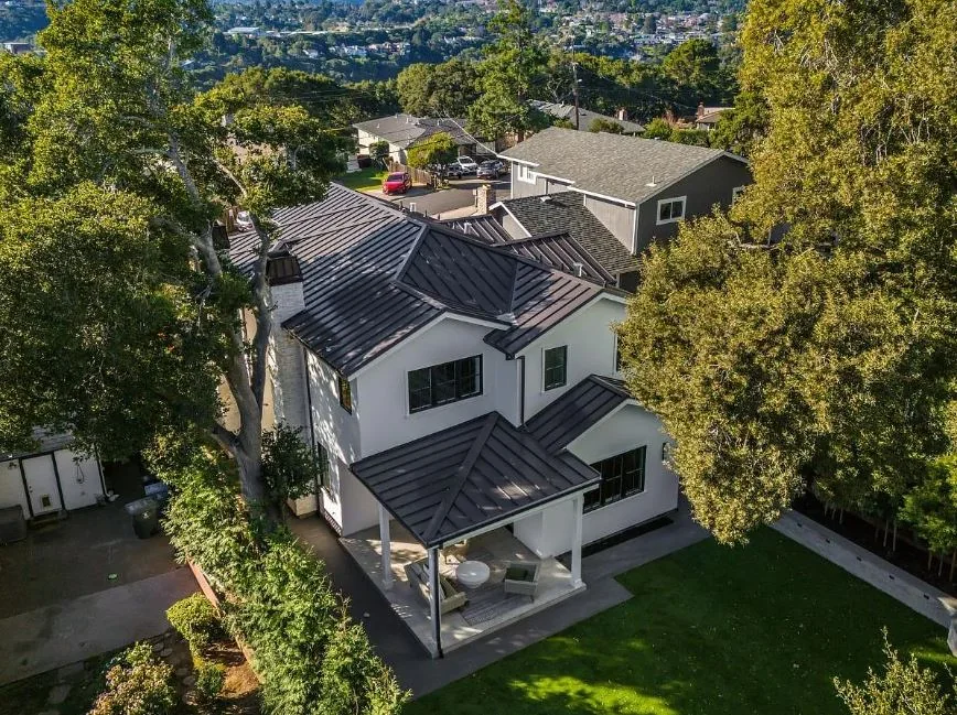 Traditional exterior of the Redwood City modern home